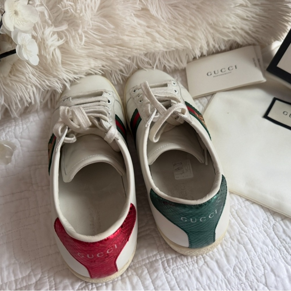Gucci White and Green Sneakers with Red Accents - Picture 6 of 9